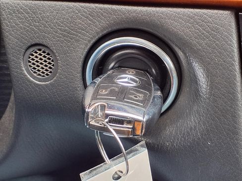 Used 2006 Mercedes-Benz E 350 Sedan w/ Premium Pkg image 23