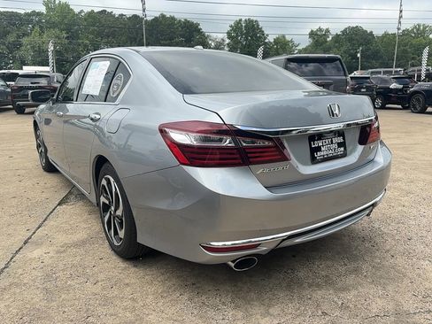 Used 2017 Honda Accord EX-L image 2