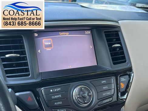 Used 2017 Nissan Pathfinder SV FWD image 38