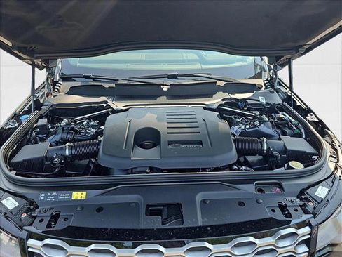 New 2024 Land Rover Discovery Metropolitan Edition image 13