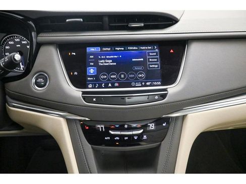 Used 2022 Cadillac XT5 Premium Luxury image 15