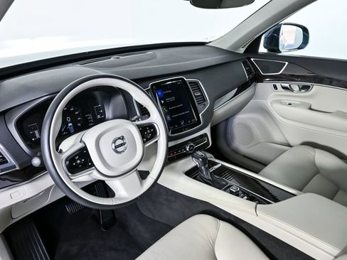 Used 2019 Volvo XC90 T5 Momentum image 5