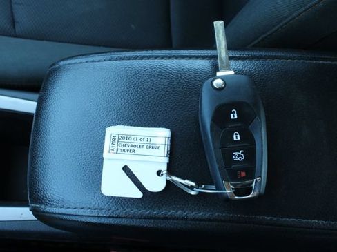 Used 2016 Chevrolet Cruze LS FWD image 27