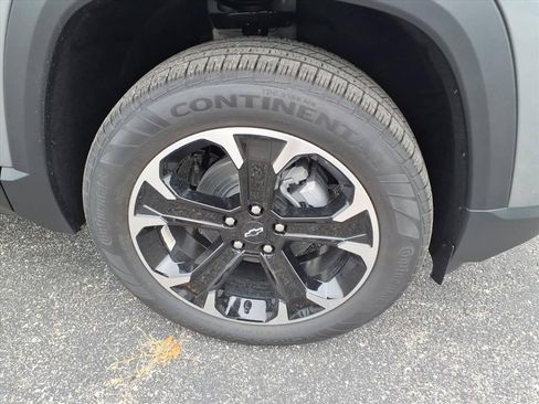 New 2026 Chevrolet Equinox LT w/ Convenience Package II FWD image 11