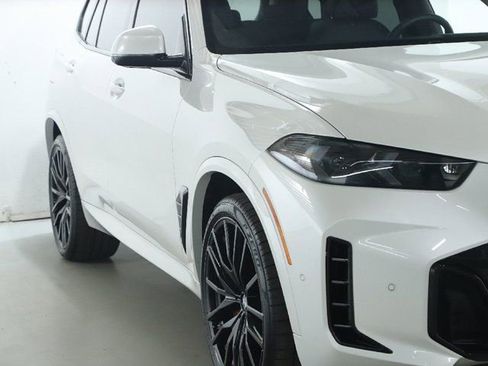 Certified 2025 BMW X5 xDrive40i w/ M Sport Package AWD/4WD image 9