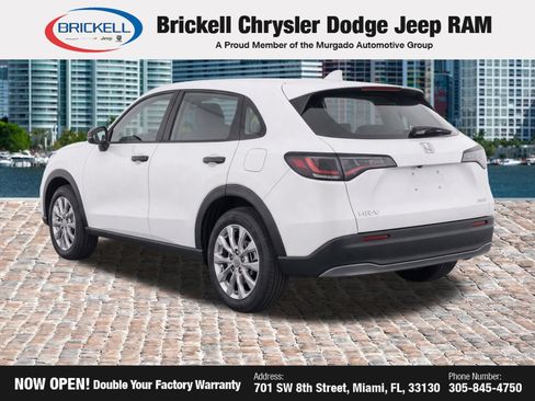 Used 2023 Honda HR-V LX image 3