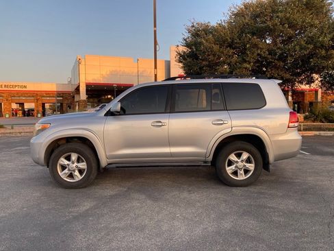 Used 2010 Toyota Land Cruiser AWD/4WD image 8
