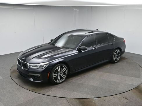 Used 2019 BMW 750i image 51