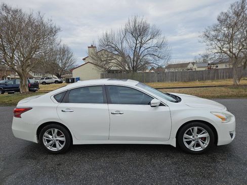 Used 2014 Nissan Altima 2.5 SL w/ Technology Package image 7