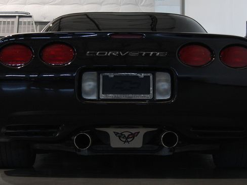 Used 2001 Chevrolet Corvette Z06 RWD image 32