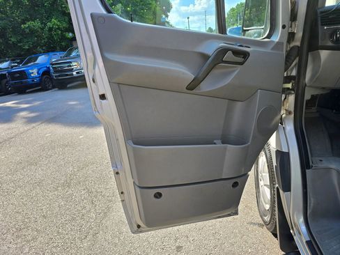 Used 2012 Mercedes-Benz Sprinter 2500 image 20