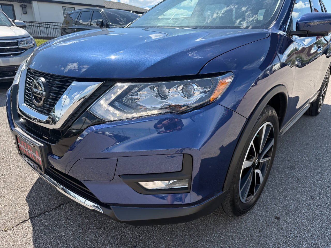 Used 2019 Nissan Rogue SL w/ Premium Package AWD/4WD image 14