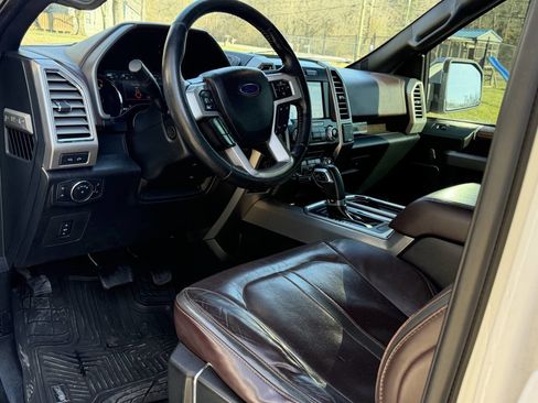 Used 2016 Ford F150 Platinum w/ Equipment Group 701A Luxury image 16