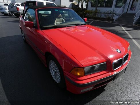 Used 1997 BMW 328i Convertible image 1