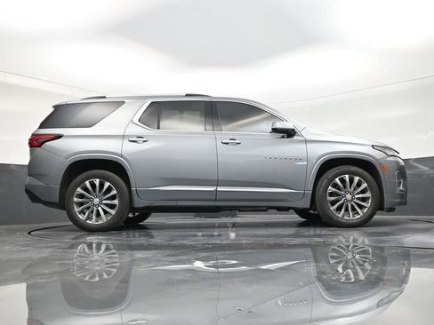 Used 2023 Chevrolet Traverse Premier FWD image 25