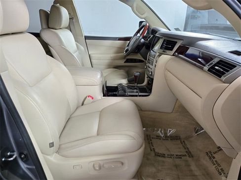 Used 2015 Lexus LX 570 4WD image 24