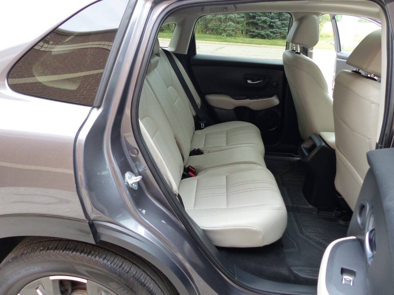 Used 2024 Honda HR-V EX-L image 44