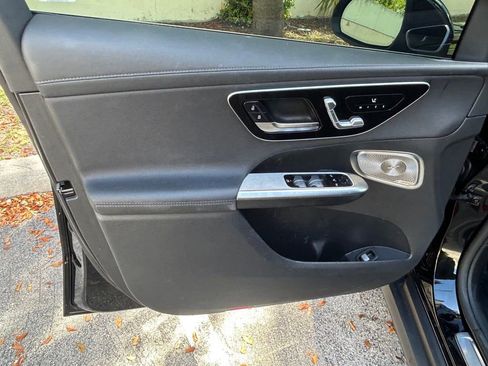 Used 2023 Mercedes-Benz GLC 300 4MATIC w/ Exclusive Trim Package image 26