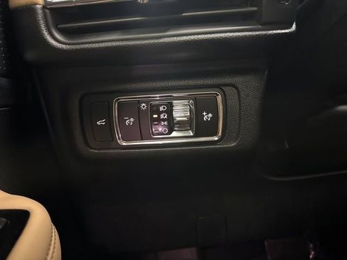 Used 2023 Lincoln Corsair Reserve image 39