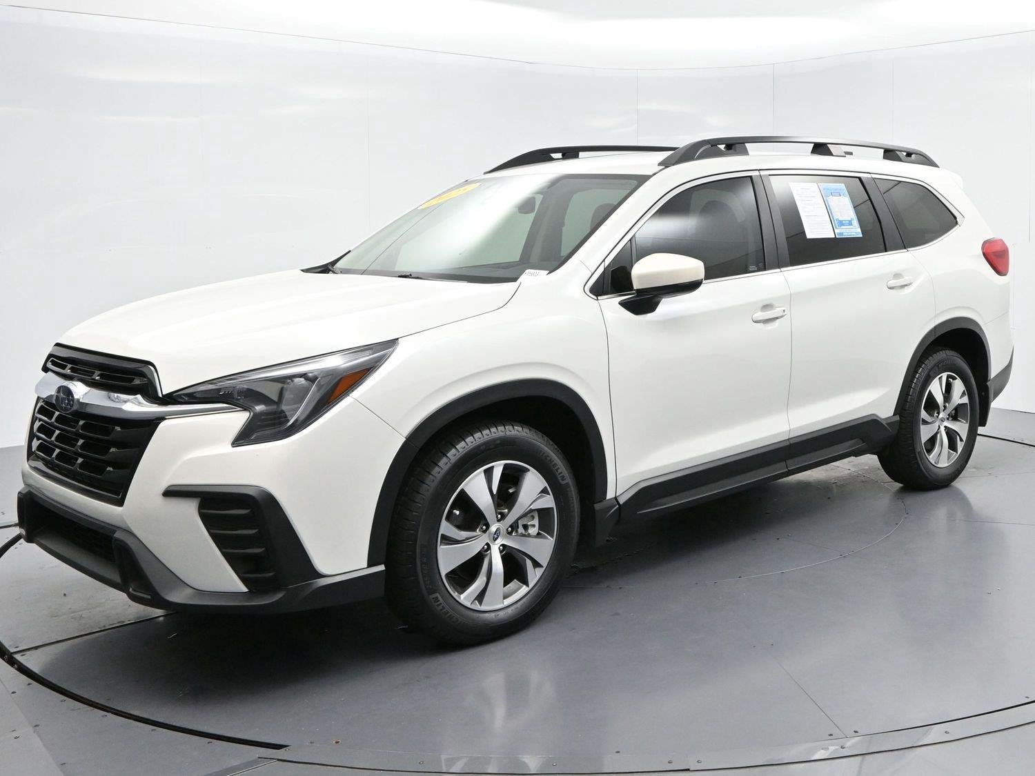 Used 2025 Subaru Ascent Premium w/ Premium Package AWD/4WD image 2