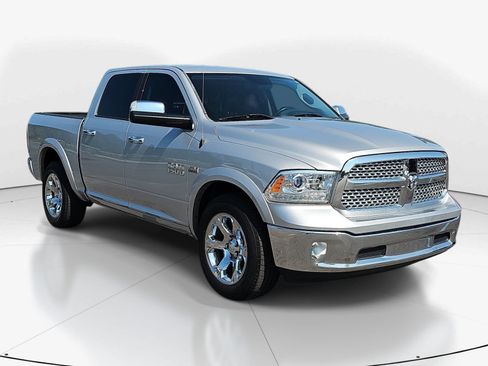 Used 2016 RAM 1500 Laramie AWD/4WD image 2