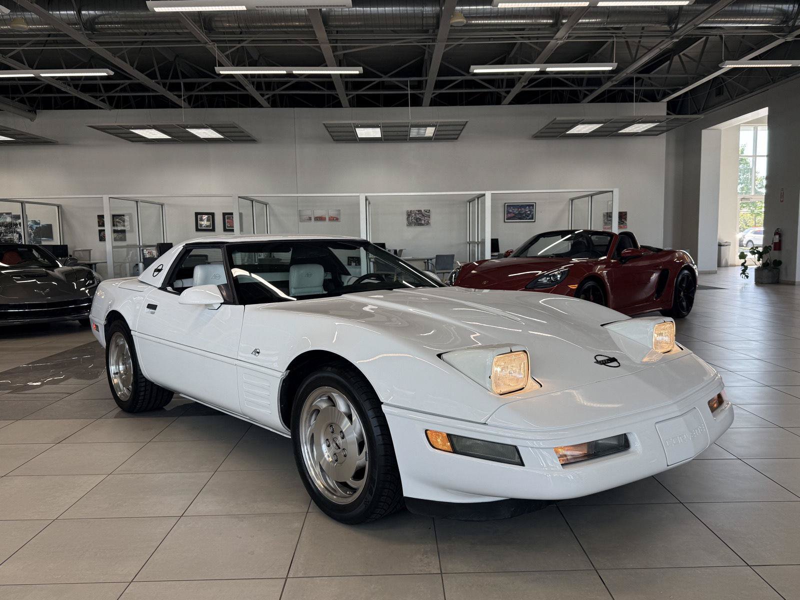Used 1993 Chevrolet Corvette Convertible RWD image 5