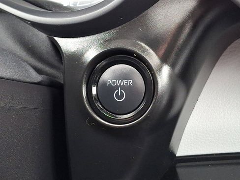 Used 2025 Toyota Sienna XLE image 23