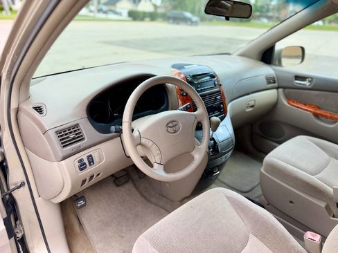 Used 2006 Toyota Sienna FWD image 10