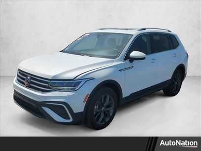 Used 2023 Volkswagen Tiguan SE w/ Panoramic Sunroof Package
