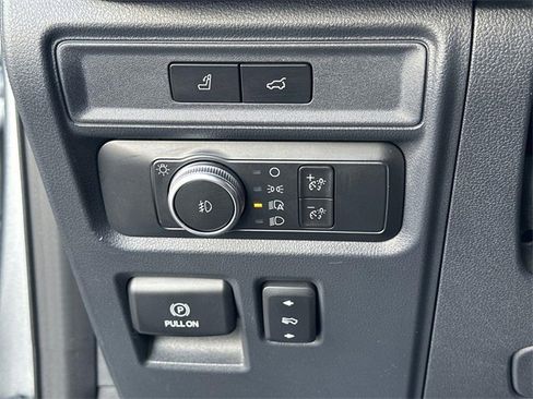 Used 2022 Ford Expedition Limited image 17