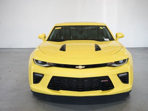 Used 2018 Chevrolet Camaro SS image 2