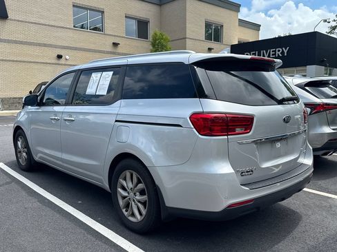 Used 2020 Kia Sedona EX FWD image 5