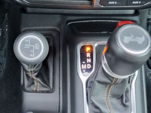 Used 2021 Jeep Wrangler Unlimited Sahara AWD/4WD image 21