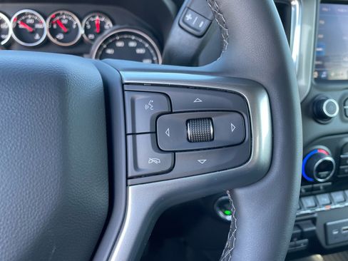 Used 2023 Chevrolet Silverado 2500 LT w/ Convenience Package image 6