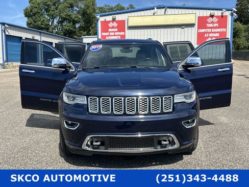 Used 2017 Jeep Grand Cherokee Overland image 32