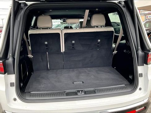 Used 2025 Jeep Wagoneer 4WD image 49