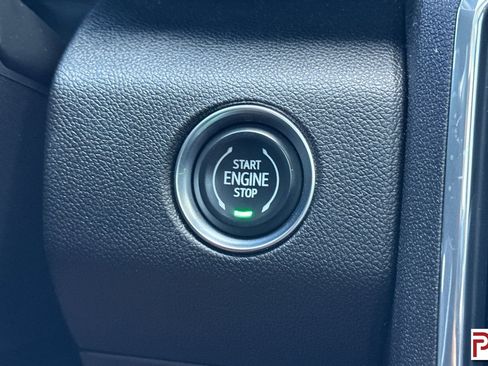 Used 2024 GMC Acadia Denali image 26