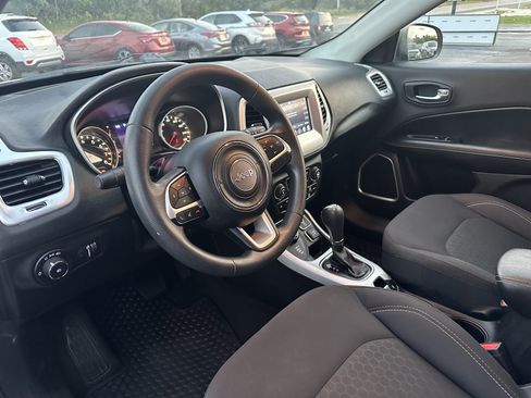 Used 2019 Jeep Compass Sport AWD/4WD image 2