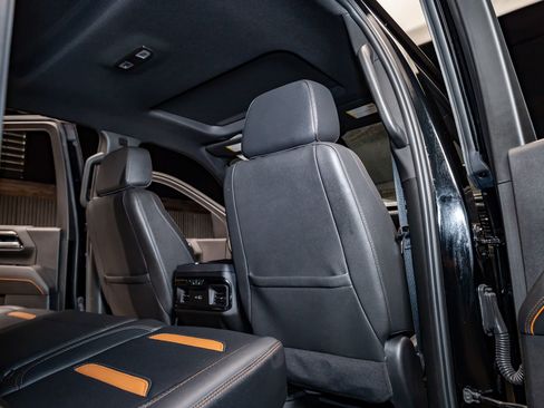 Used 2025 GMC Sierra 2500 AT4 w/ AT4 Premium Plus Package image 28