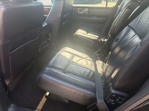 Used 2016 Lincoln Navigator Select AWD/4WD image 18