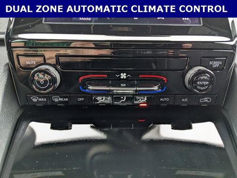 New 2025 Jeep Grand Cherokee Laredo w/ MOPAR Finishing Package image 14