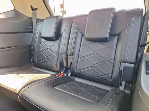 Used 2024 Volkswagen Atlas SE image 11