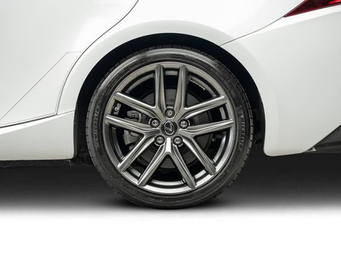 Used 2016 Lexus IS 200t w/ F Sport Package RWD image 29
