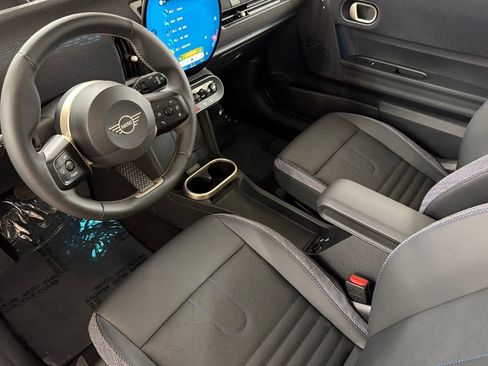 Certified 2025 MINI Cooper 2-Door Hardtop image 11