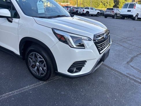 Certified 2022 Subaru Forester Premium AWD/4WD image 6