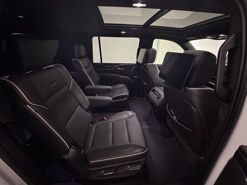 Used 2021 Cadillac Escalade ESV Sport w/ Heavy-Duty Trailer Package AWD/4WD image 21