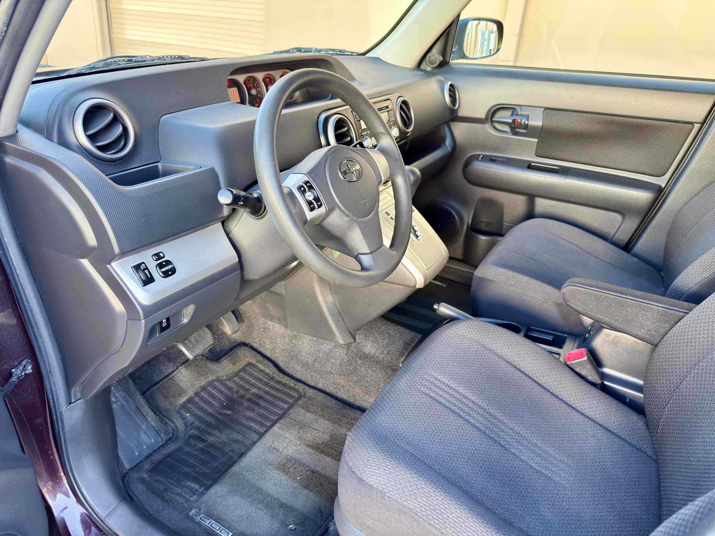Used 2008 Scion xB FWD image 19