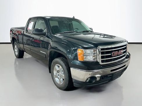 Used 2012 GMC Sierra 1500 SLT w/ Suspension Package, Off-Road image 3