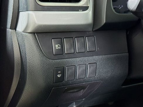 Certified 2019 Toyota Highlander LE w/ Protection Package #3 AWD/4WD image 19