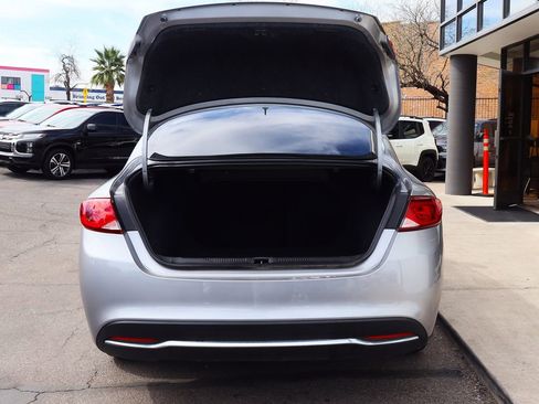 Used 2017 Chrysler 200 Limited Platinum image 22